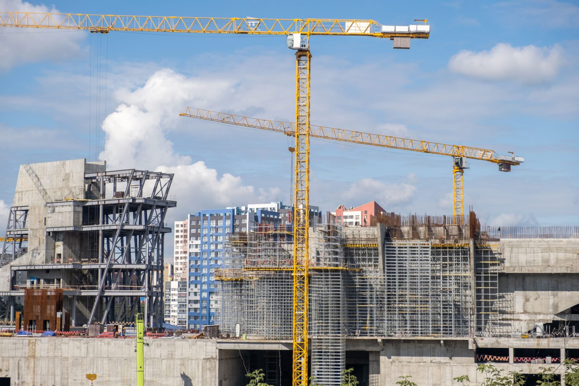 crane-and-a-building-under-construction-against-a-2026-01-08-07-10-27-utc