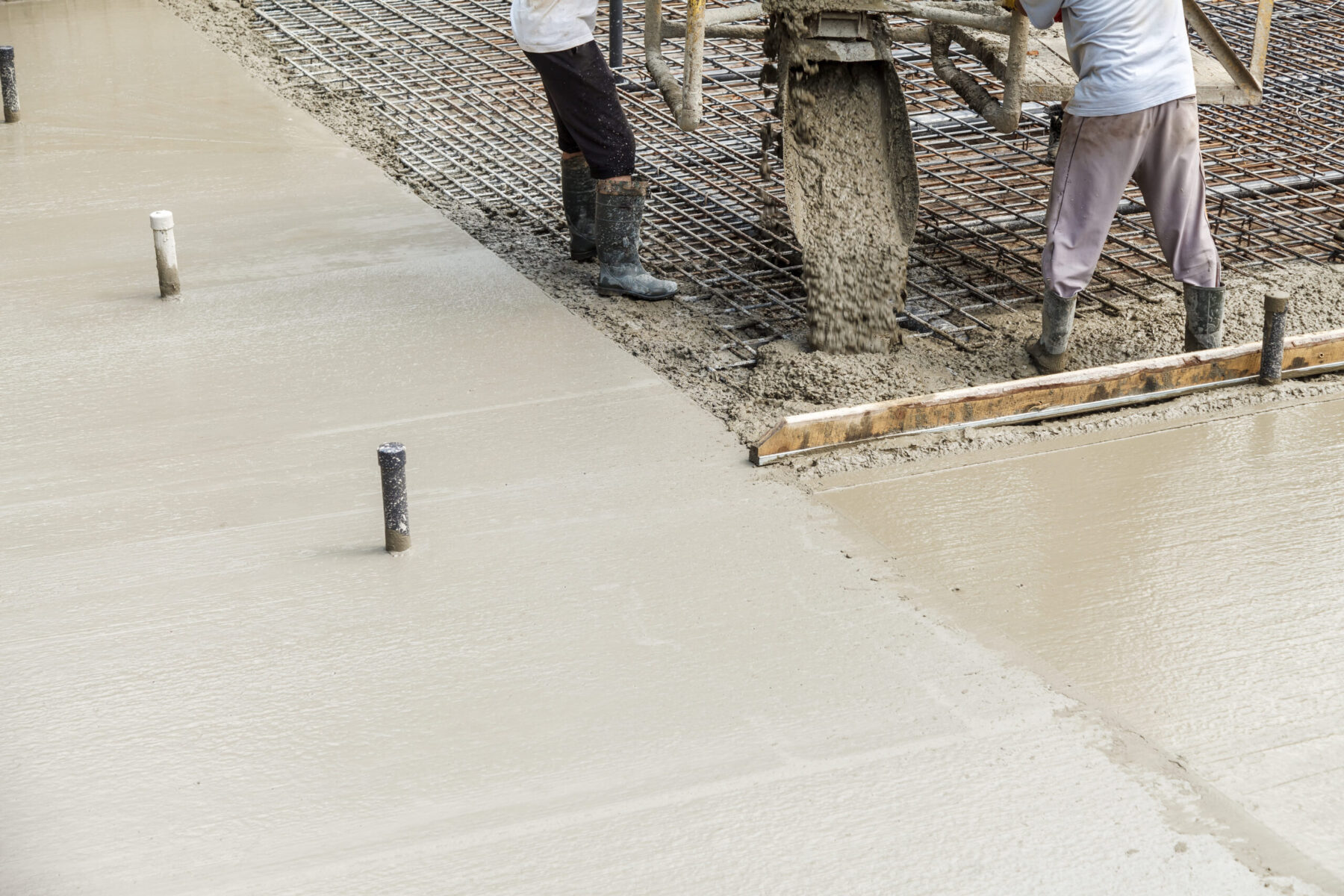 pouring-concrete-into-the-construction-of-the-hous-2026-01-07-06-41-49-utc