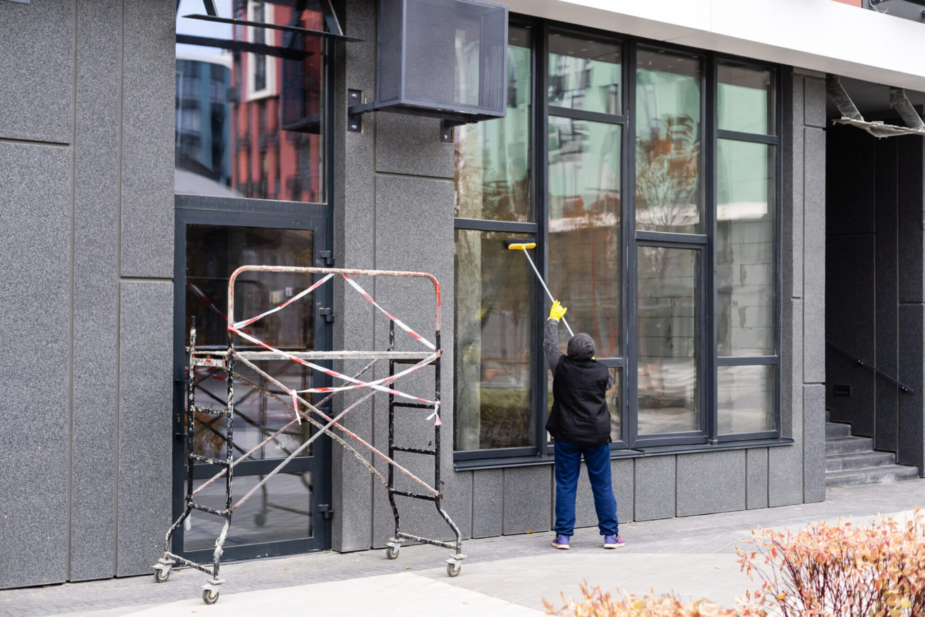 window-cleaning-apartment-building-complex-2026-01-07-05-34-26-utc